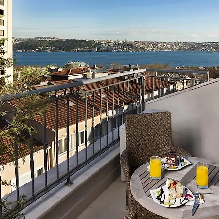 Turkuaz Bosphorus Estambul