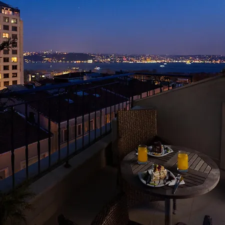 Turkuaz Bosphorus Istambul